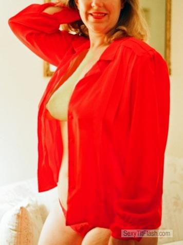 Tit Flash: Wife's Big Tits - Linda On Red from United States